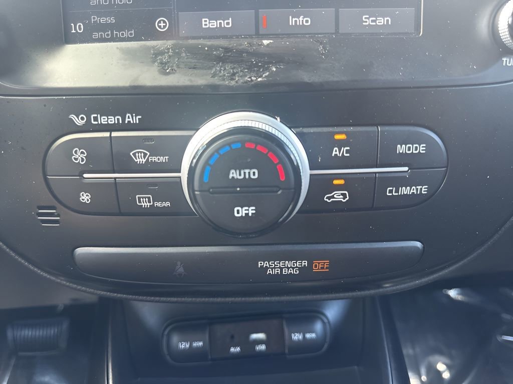 Used 2019 Kia Soul + image 17