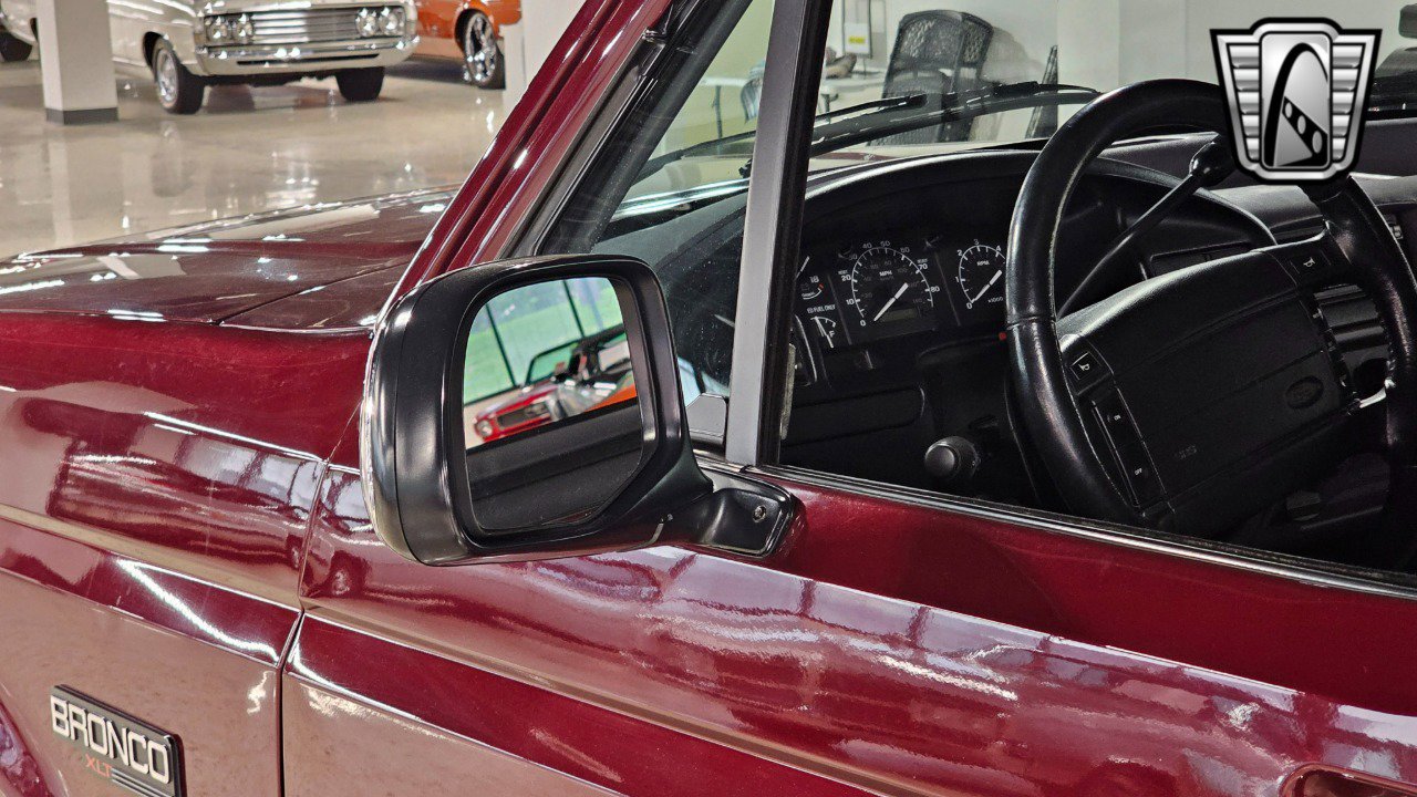 Used 1996 Ford Bronco XLT image 10