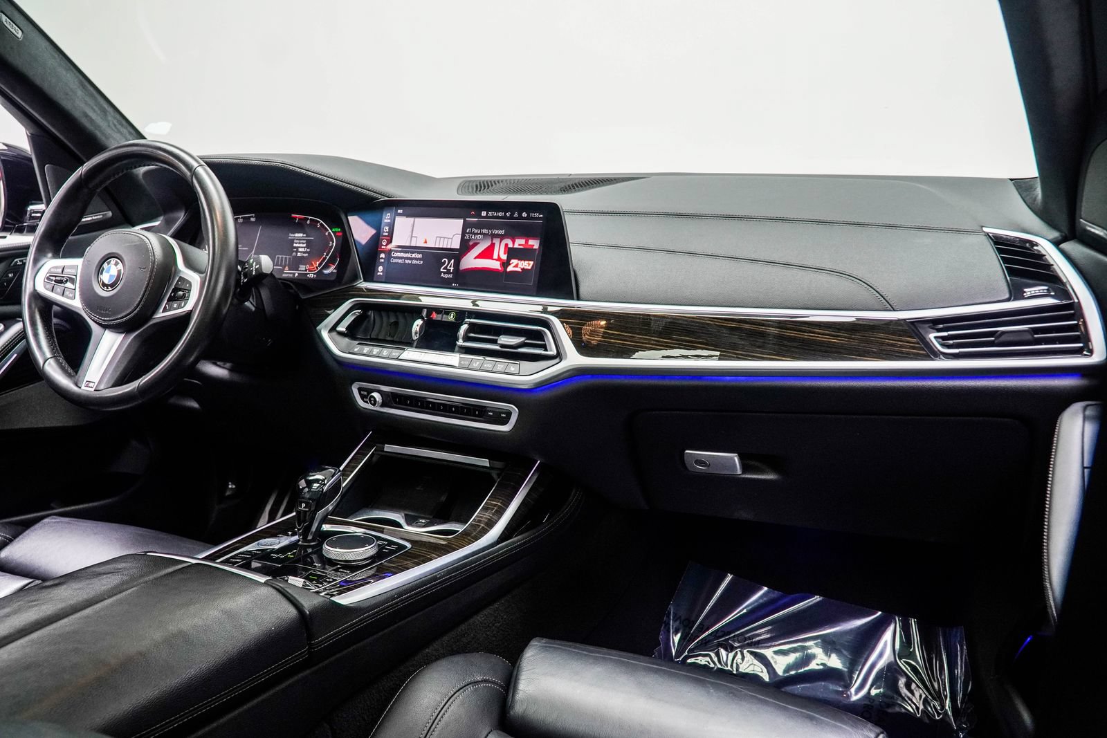 Used 2020 BMW X7 xDrive40i w/ M Sport Package AWD/4WD image 16