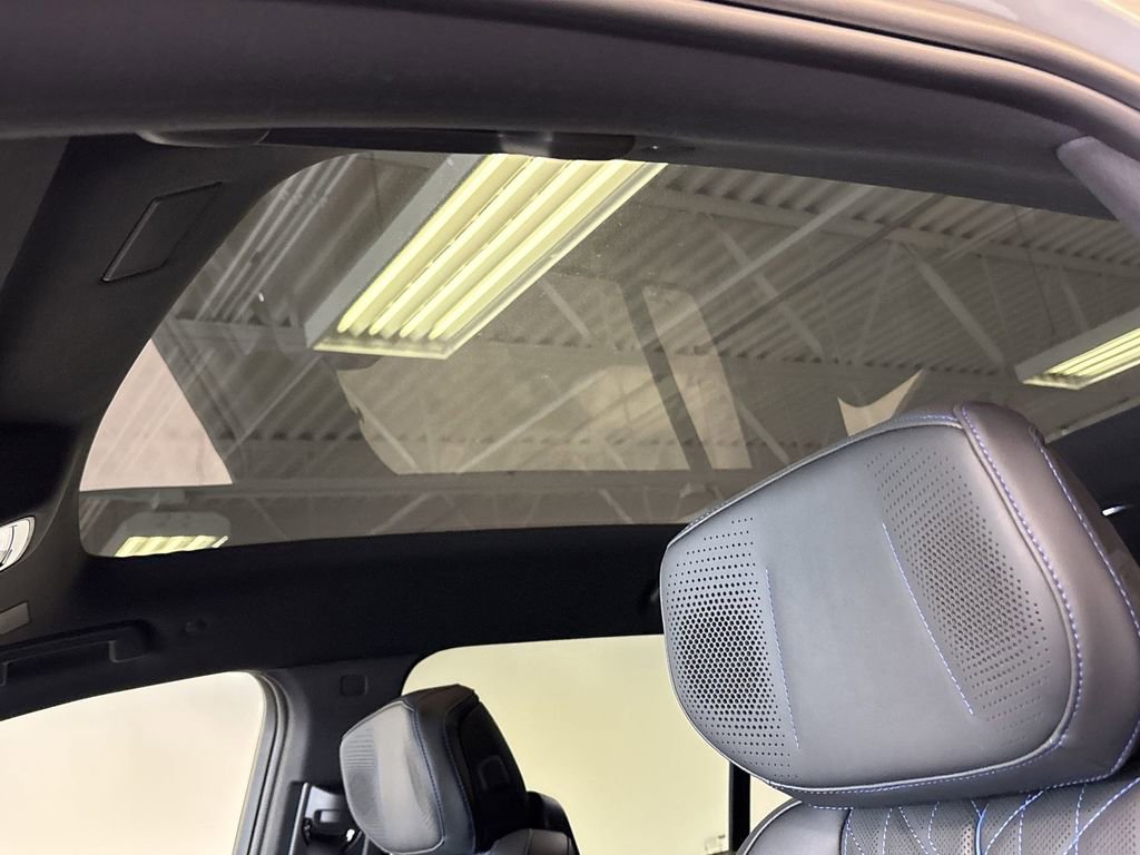 New 2025 Cadillac Escalade IQ Luxury 1 w/ LPO, Radiant Package image 19