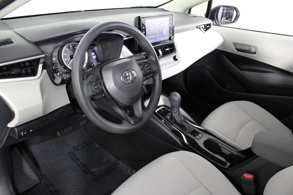 Used 2022 Toyota Corolla LE image 16