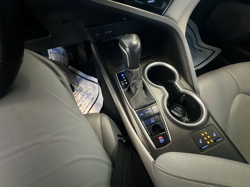 Used 2023 Toyota Camry XLE w/ Cold Weather Package FWD image 25