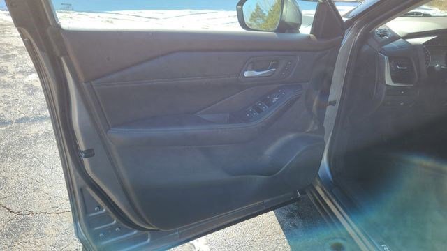 Used 2023 Nissan Rogue SL w/ SL Premium Package image 24