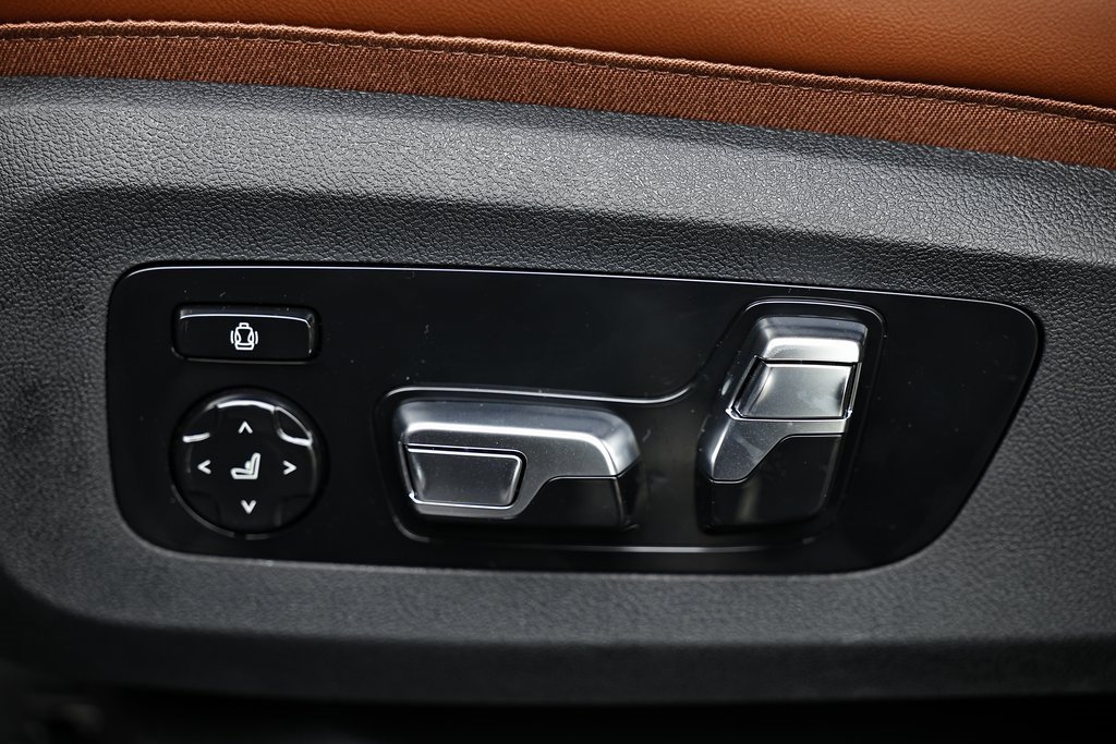 New 2026 BMW X6 M60i w/ Executive Package image 24