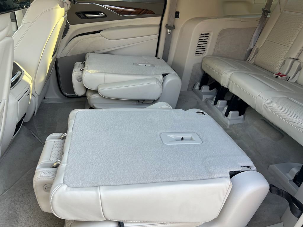 Certified 2024 Cadillac Escalade ESV Sport Platinum w/ LPO, ONYX Package AWD/4WD image 15