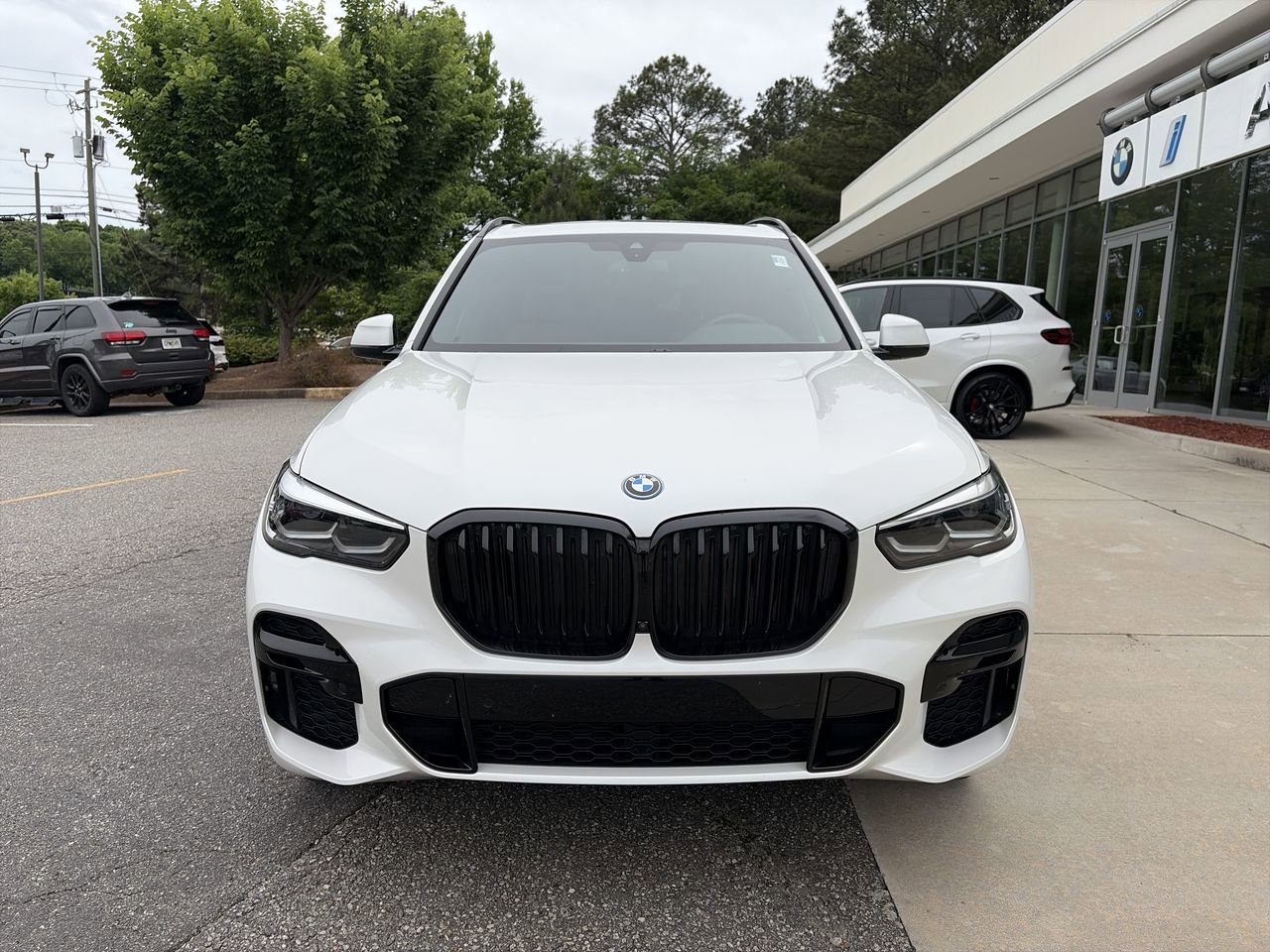 Certified 2023 BMW X5 xDrive45e w/ M Sport Package AWD/4WD image 3