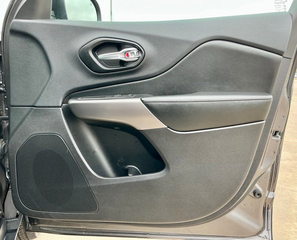 Used 2022 Jeep Cherokee Latitude Lux image 23