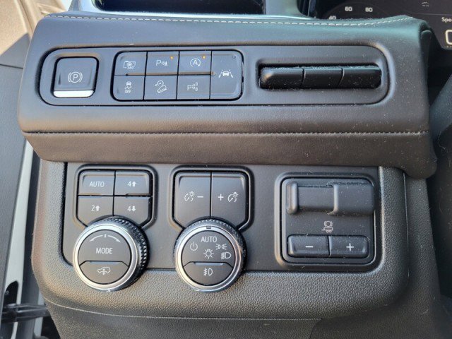 Used 2023 GMC Yukon XL Denali Ultimate AWD/4WD image 15