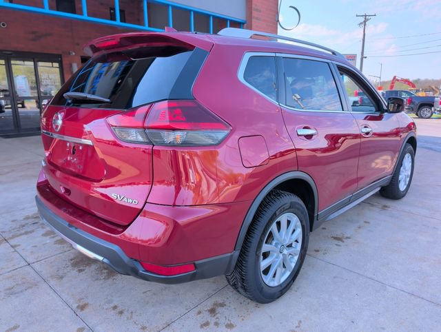 Used 2018 Nissan Rogue SV image 4
