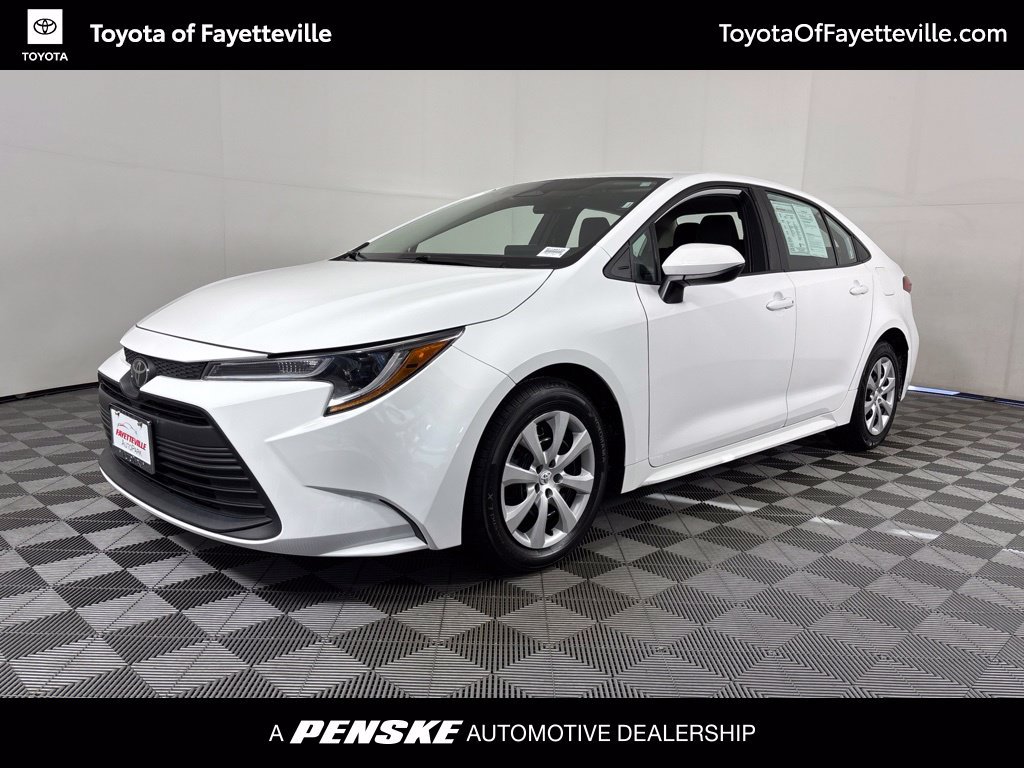 Used 2024 Toyota Corolla LE FWD image 1