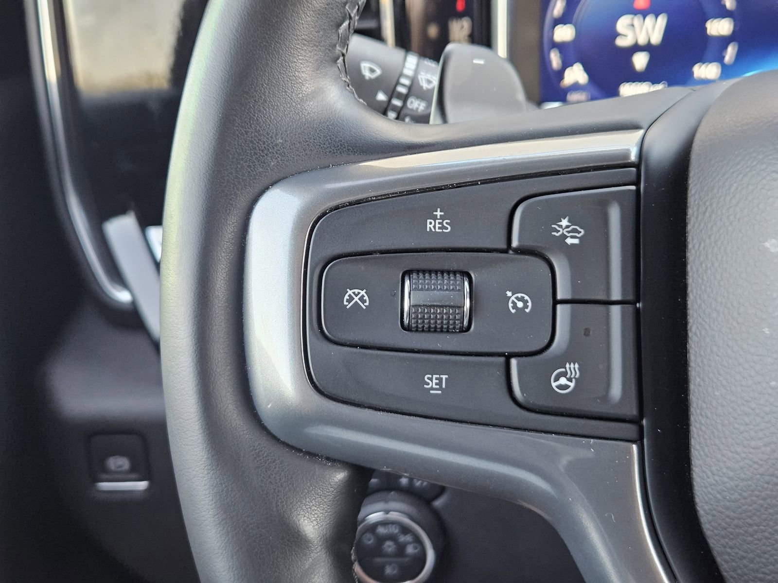 Certified 2025 Chevrolet Silverado 1500 LTZ image 24