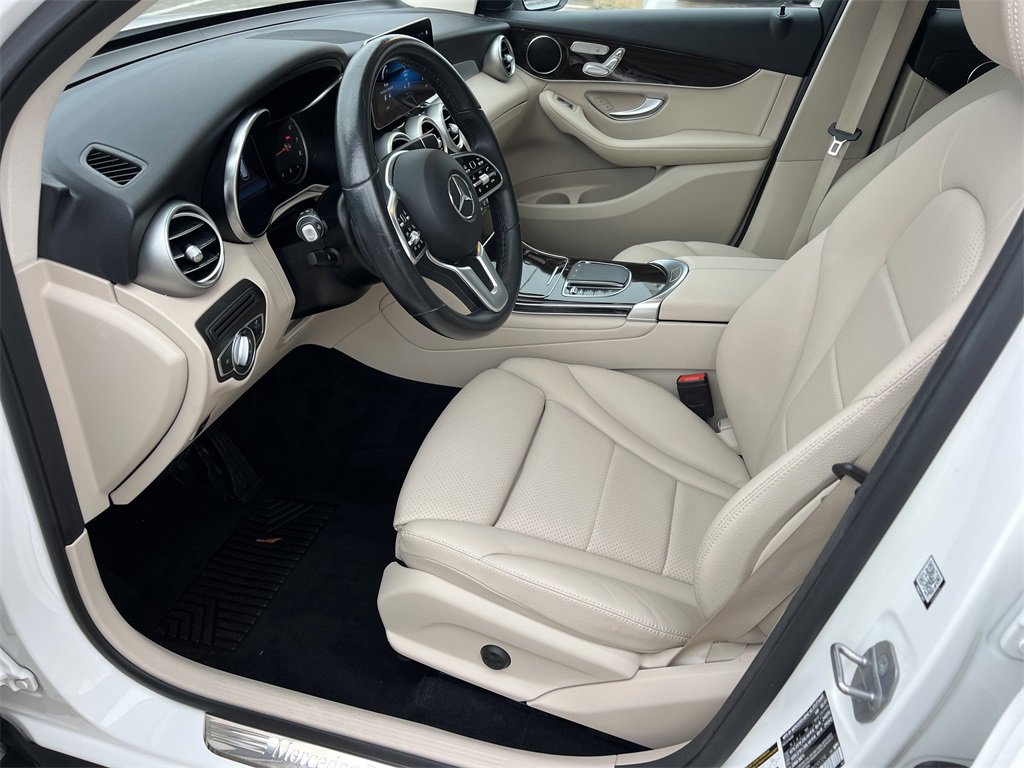 Used 2021 Mercedes-Benz GLC 300 image 7