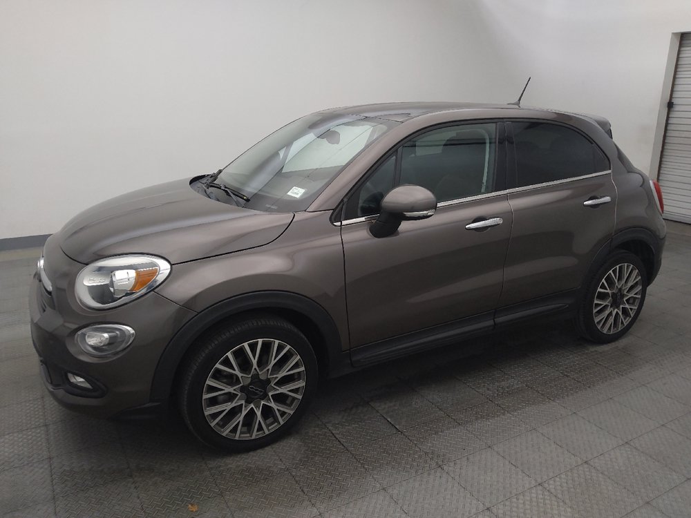 Used 2017 FIAT 500X Lounge FWD image 2
