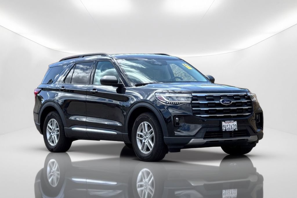 Used 2025 Ford Explorer Active w/ Active Comfort Package RWD image 9