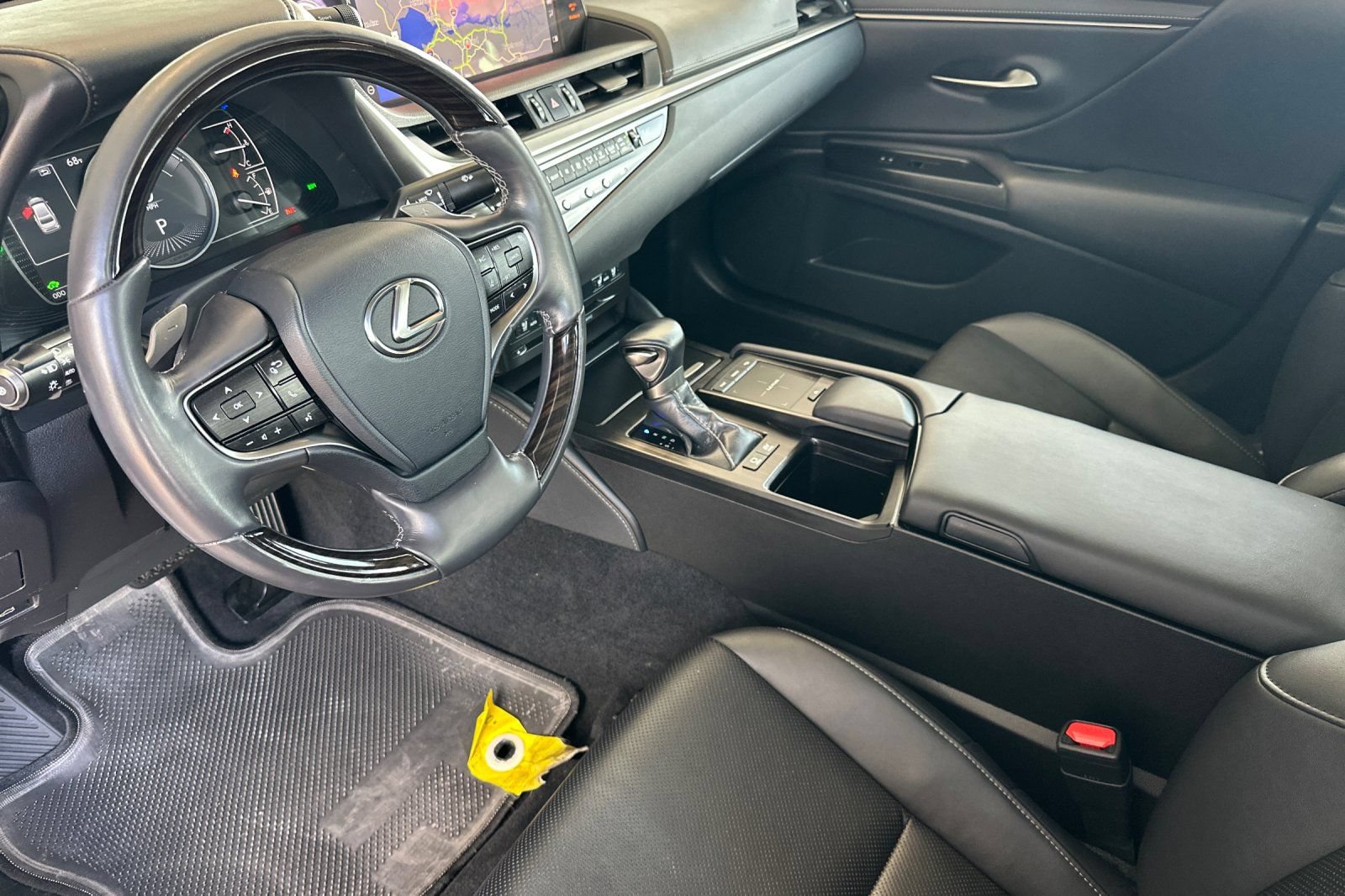 Used 2020 Lexus ES 300h w/ Premium Package FWD image 7