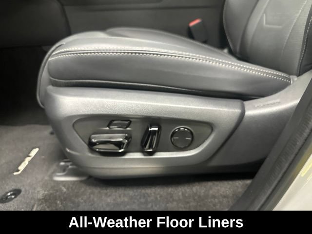 Used 2025 Lexus GX 550 w/ Accessory Package (2T) AWD/4WD image 9