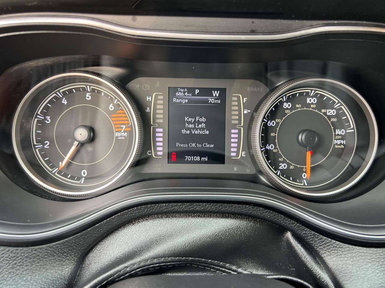 Used 2019 Jeep Cherokee Latitude Plus AWD/4WD image 21