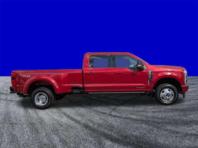 Certified 2026 Ford F350 Platinum w/ FX4 Off-Road Package image 3