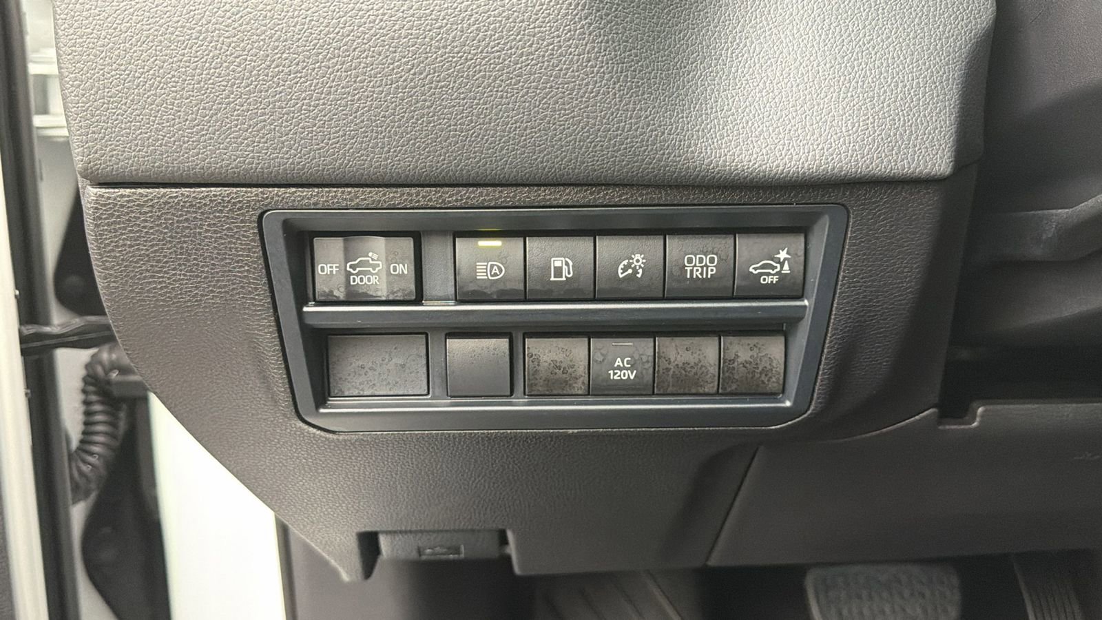 Used 2025 Toyota Tundra Limited image 28