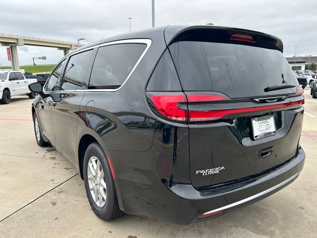 New 2027 Chrysler Pacifica Select FWD image 7