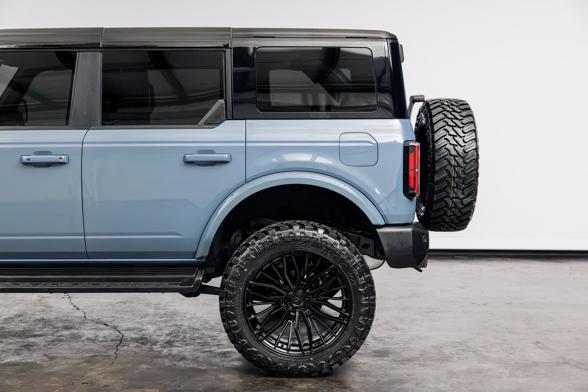 Used 2025 Ford Bronco Outer Banks AWD/4WD image 13