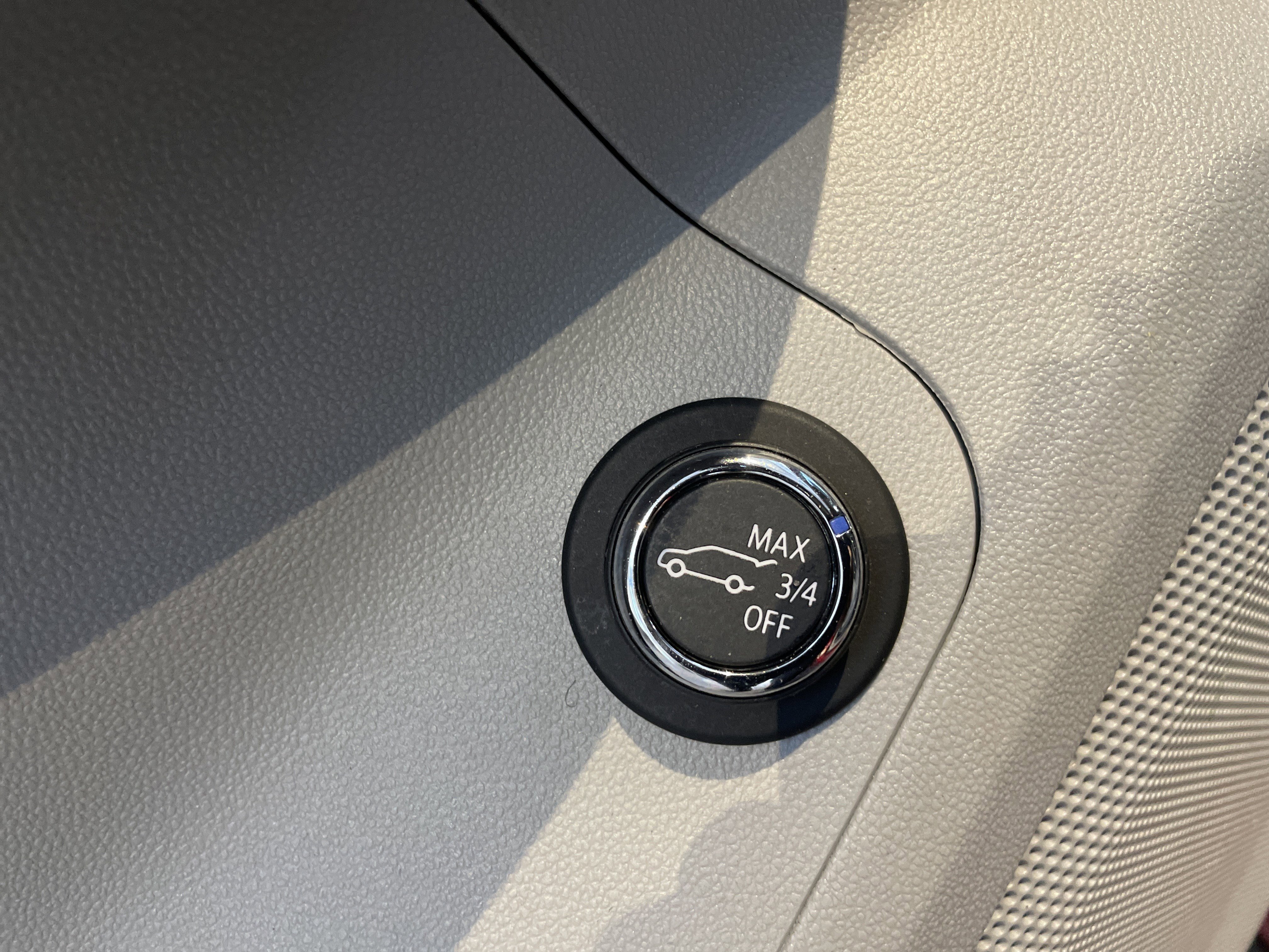 Used 2022 GMC Acadia SLT FWD image 17