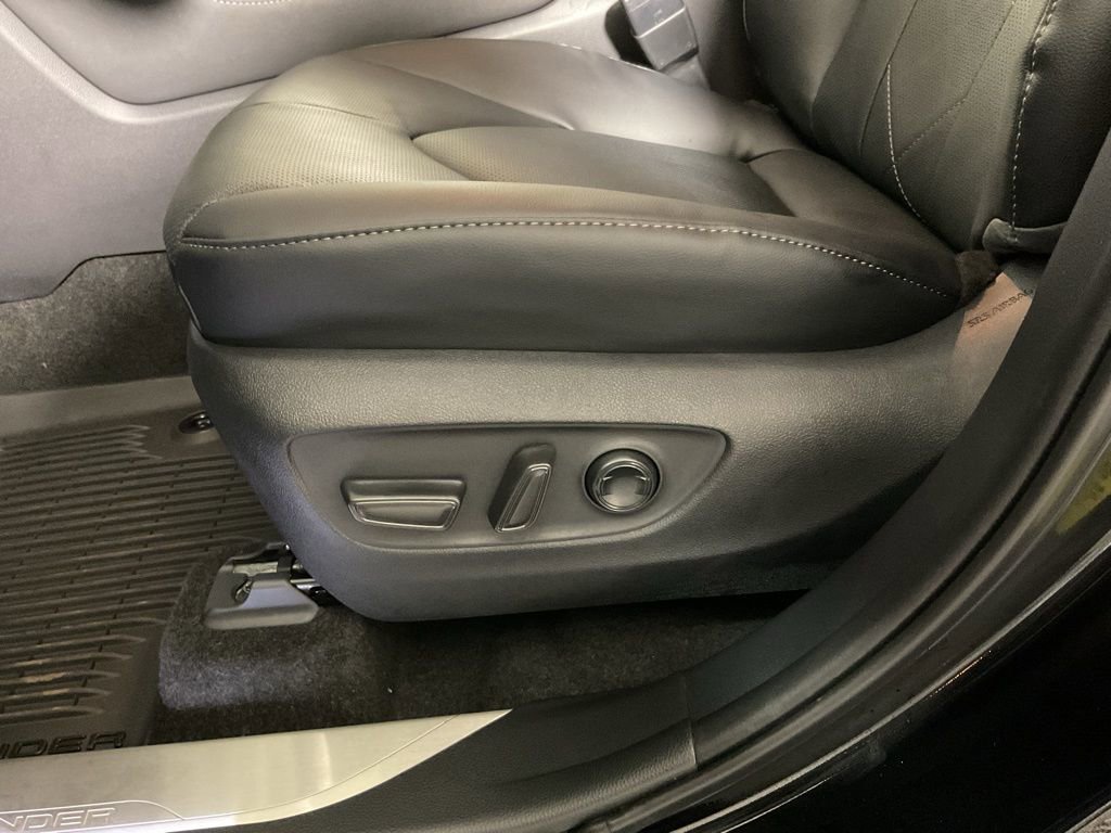 New 2026 Toyota Highlander Platinum image 21