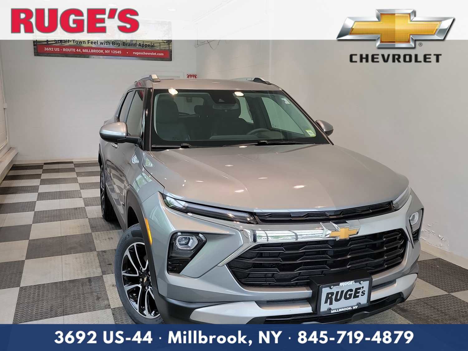 Used 2025 Chevrolet TrailBlazer LT AWD/4WD image 1