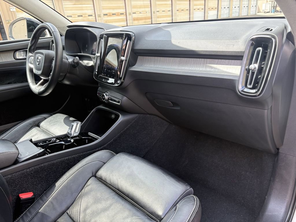 Used 2023 Volvo XC40 B5 Plus w/ Driver Assist Package image 30