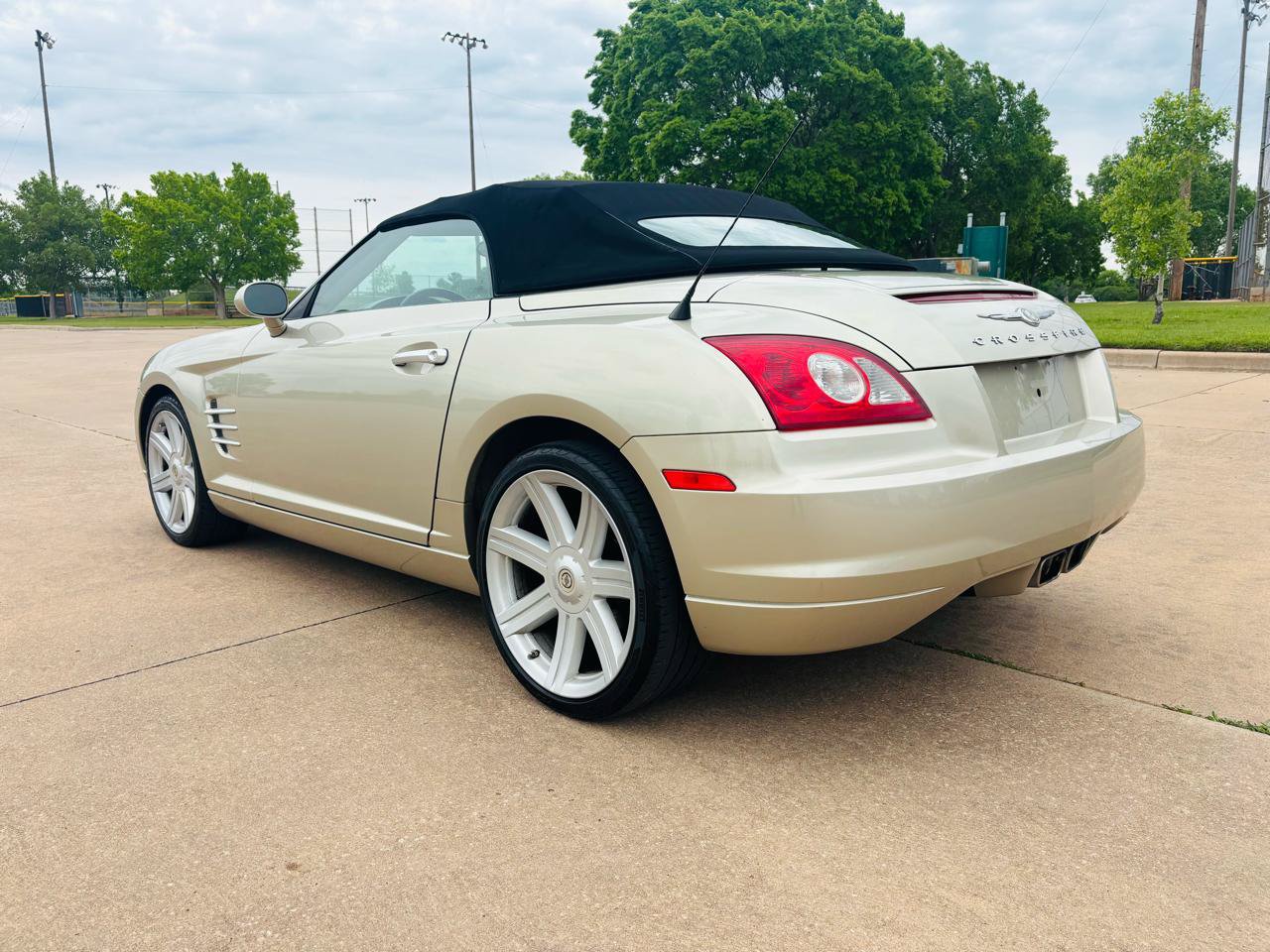 Used 2006 Chrysler Crossfire Limited RWD image 6