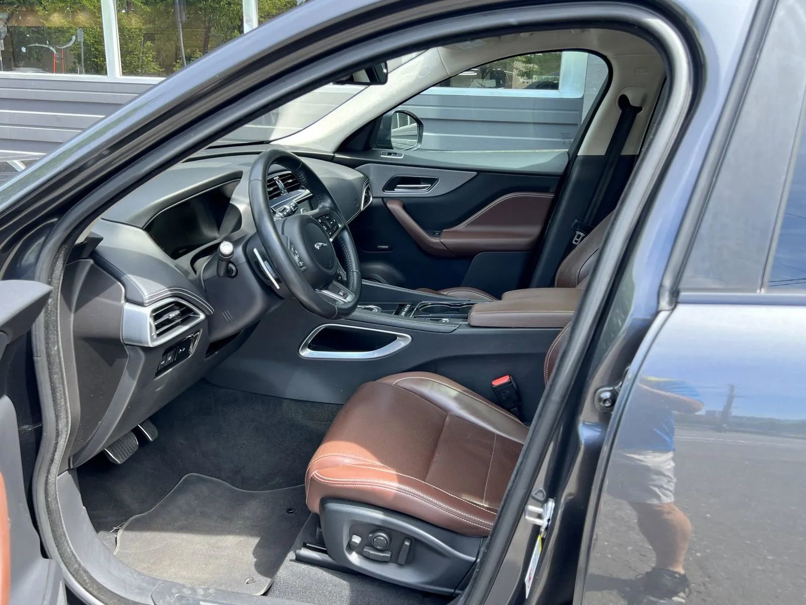 Used 2017 Jaguar F-PACE S AWD/4WD image 11
