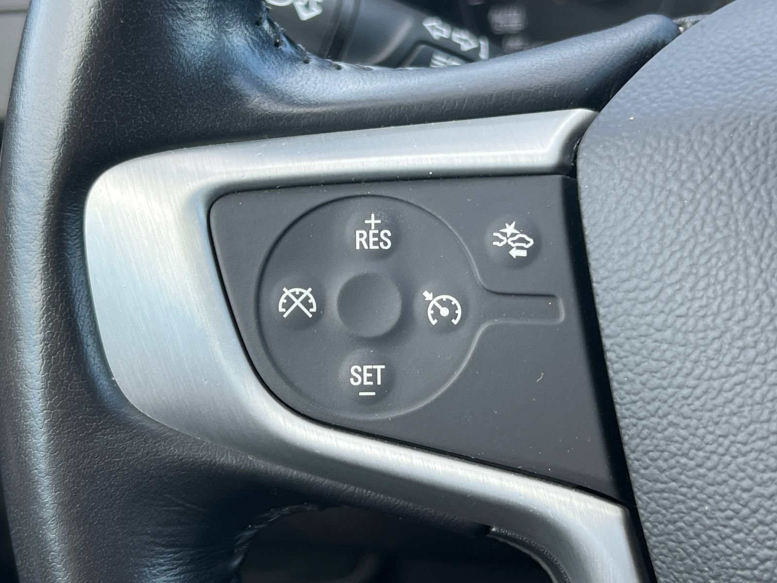 Used 2020 GMC Terrain SLE FWD image 18