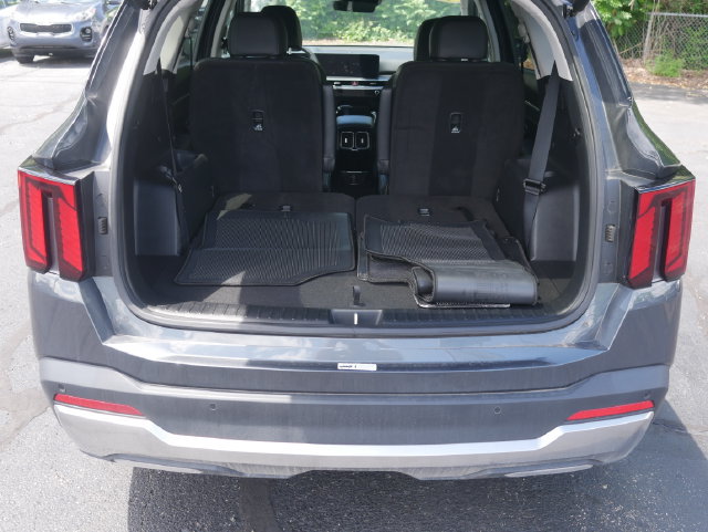 Used 2025 Kia Sorento SX FWD image 16