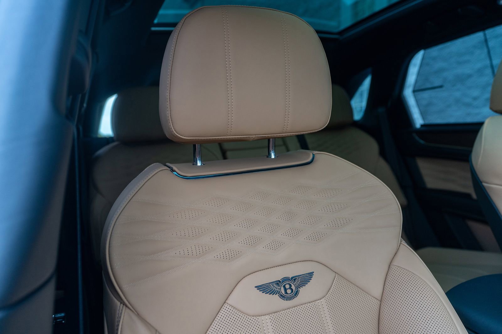 New 2025 Bentley Bentayga image 42