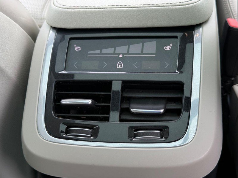 Certified 2023 Volvo XC90 B6 Ultimate w/ Protection Package AWD/4WD image 14