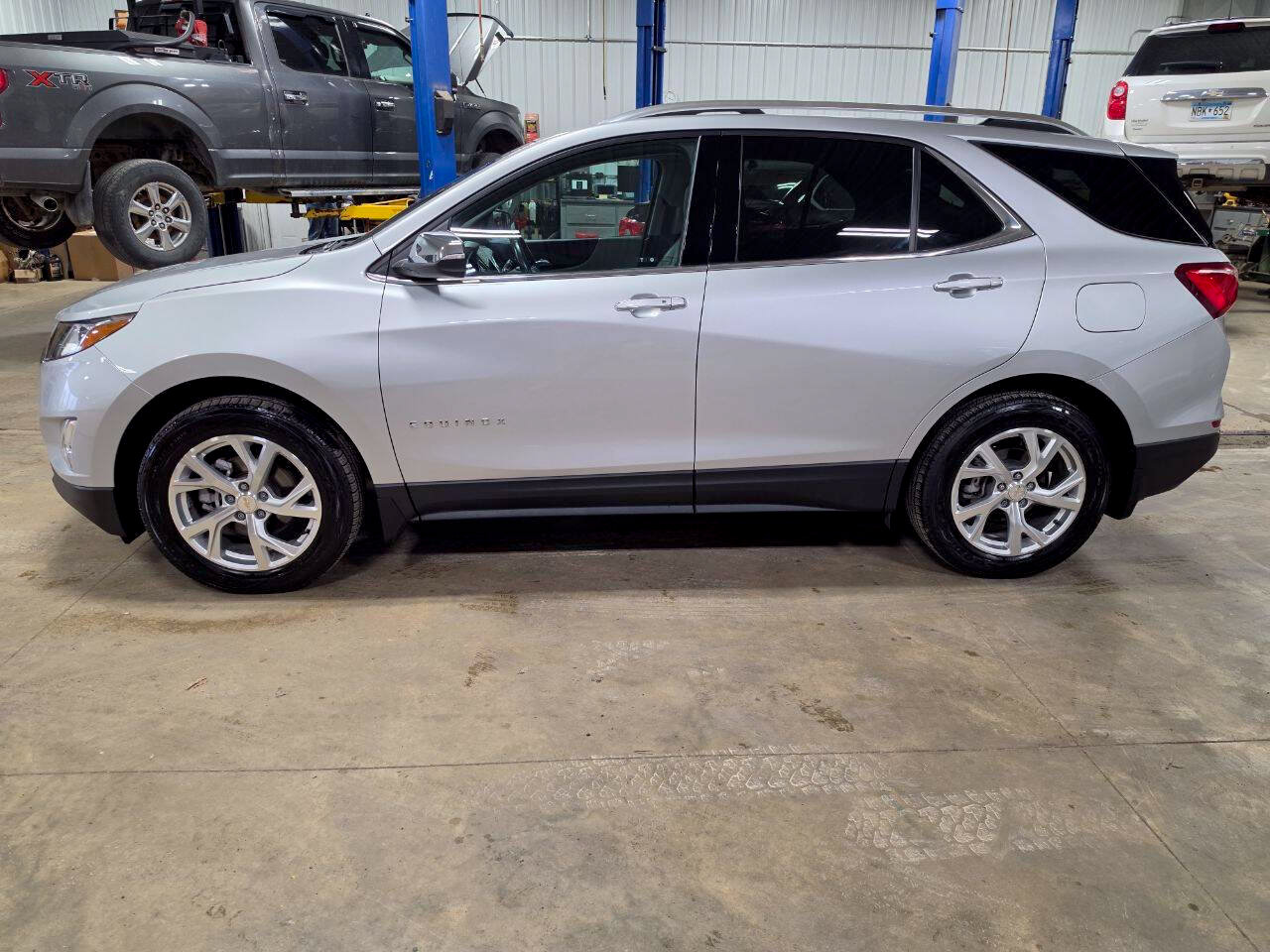 Used 2021 Chevrolet Equinox Premier w/ LPO, Floor Liner Package AWD/4WD image 5