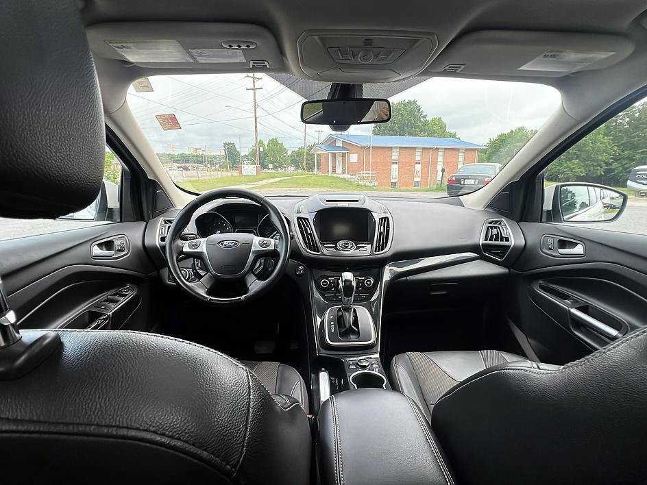 Used 2013 Ford Escape Titanium AWD/4WD image 9