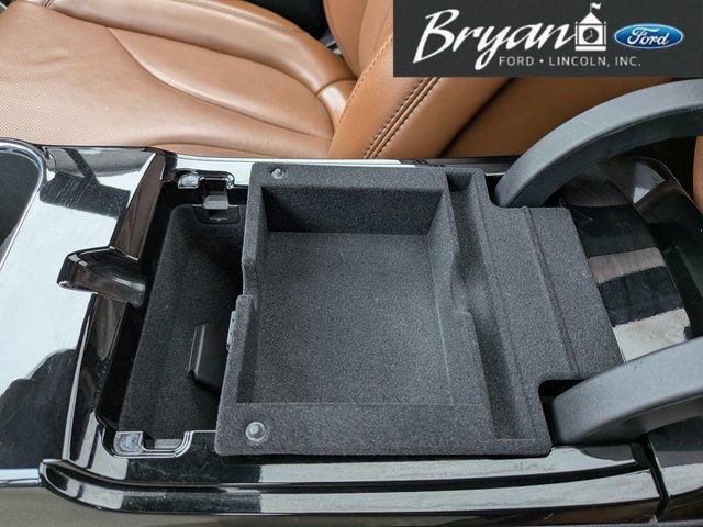 Used 2022 Lincoln Nautilus Reserve w/ Equipment Group 202A image 44