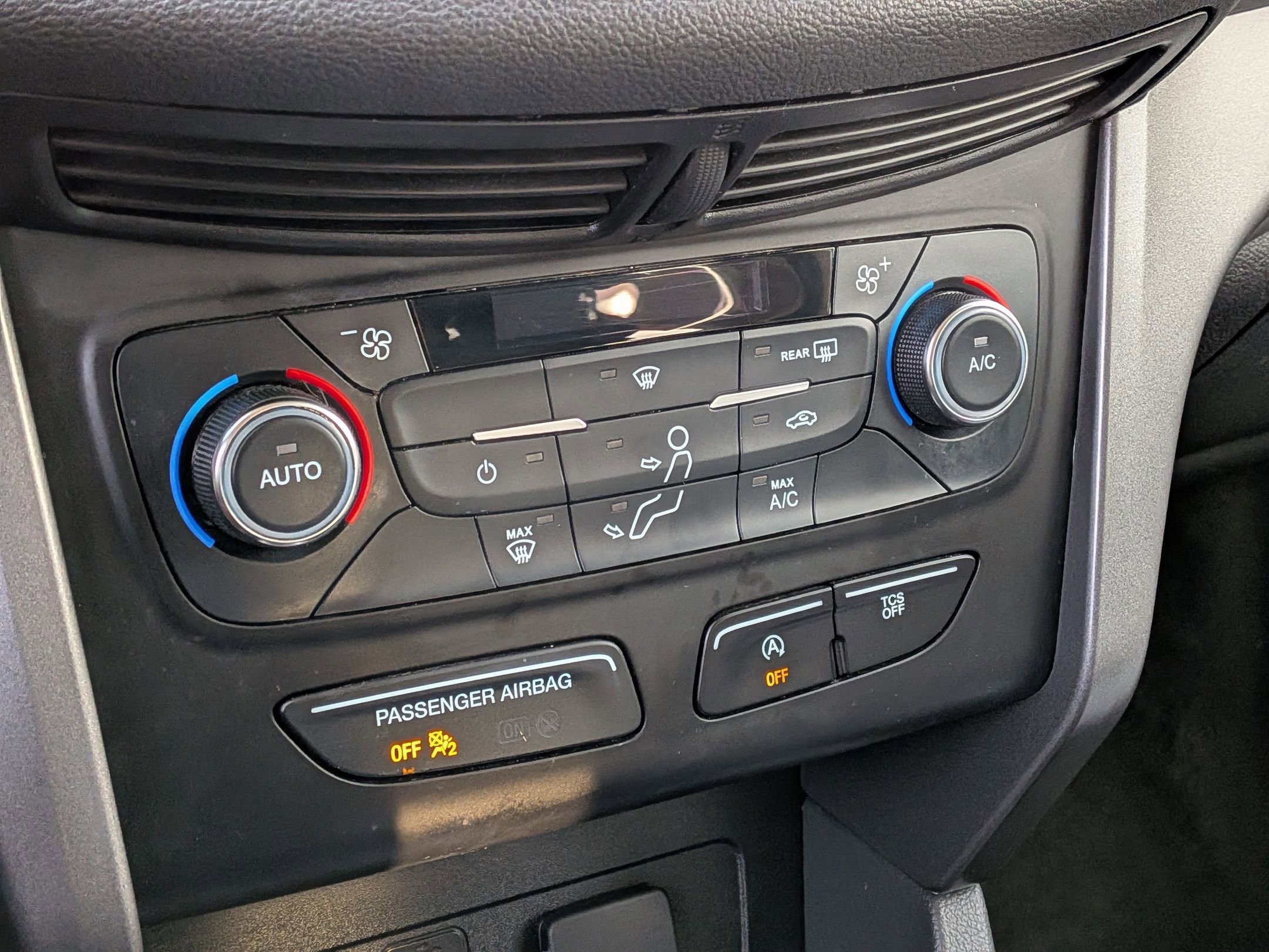 Used 2017 Ford Escape SE w/ Equipment Group 201A image 22