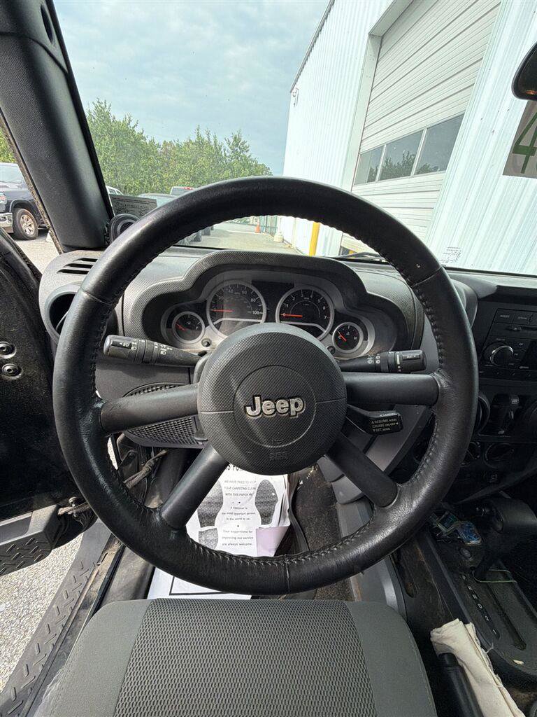 Used 2007 Jeep Wrangler Unlimited Sahara AWD/4WD image 12