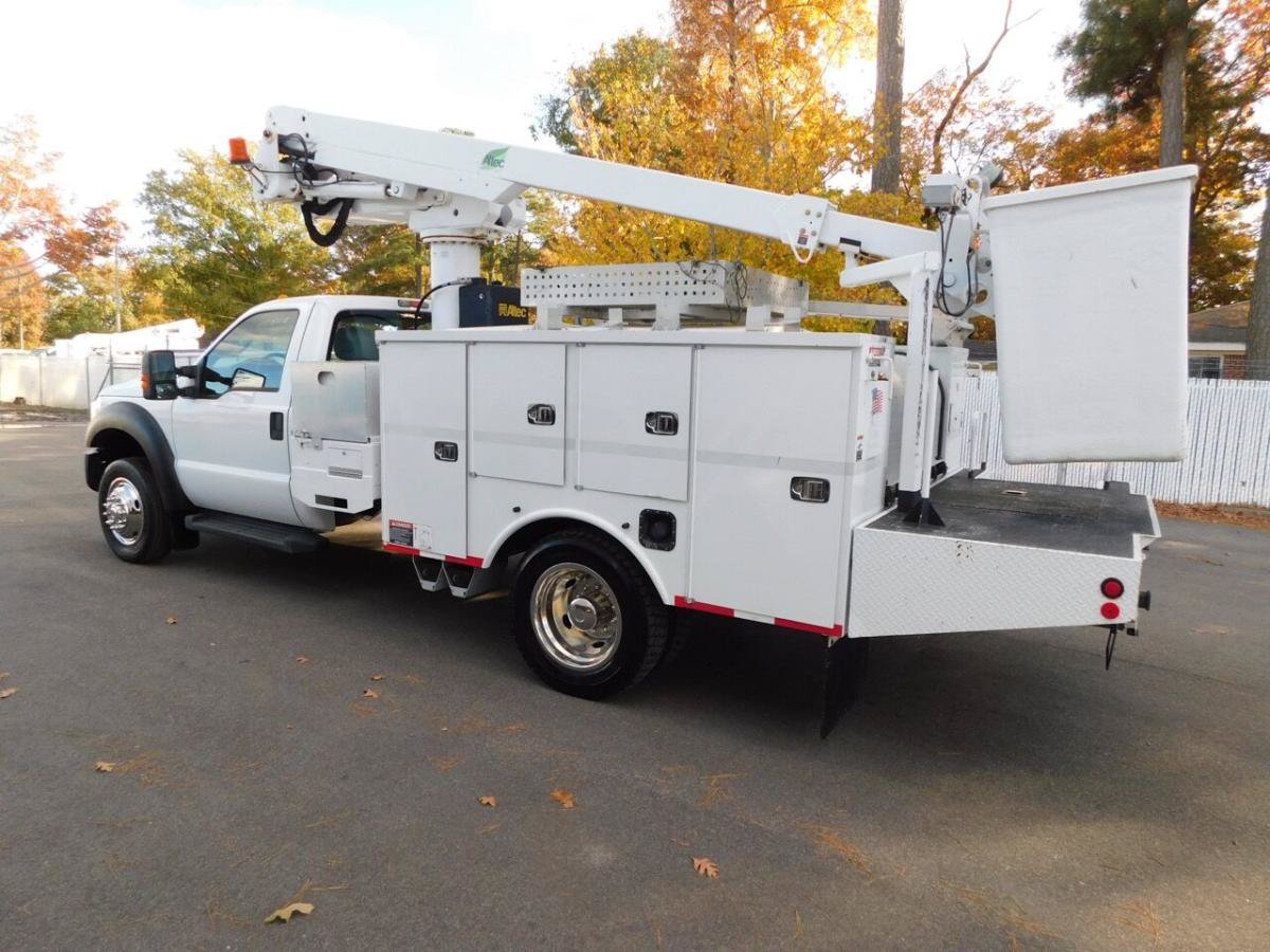 Used 2011 Ford F550 Luxury w/ PWR Equipment Group RWD image 4