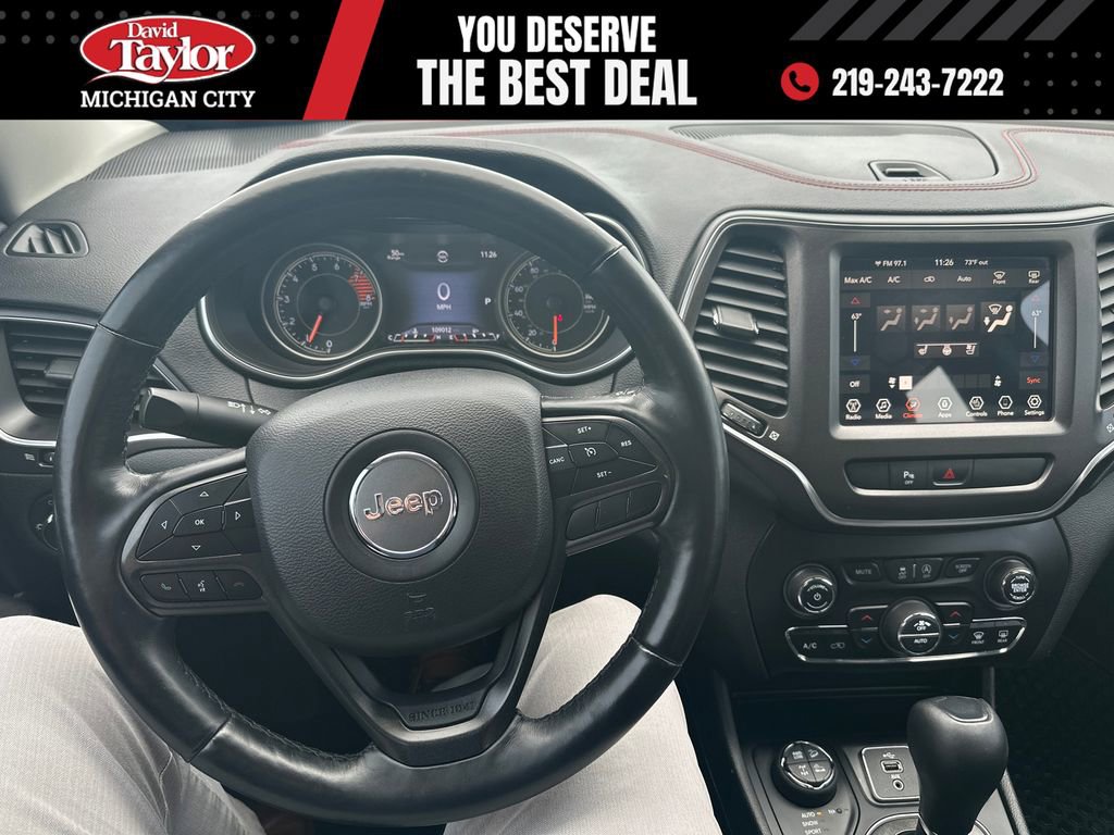 Used 2019 Jeep Cherokee Trailhawk image 13