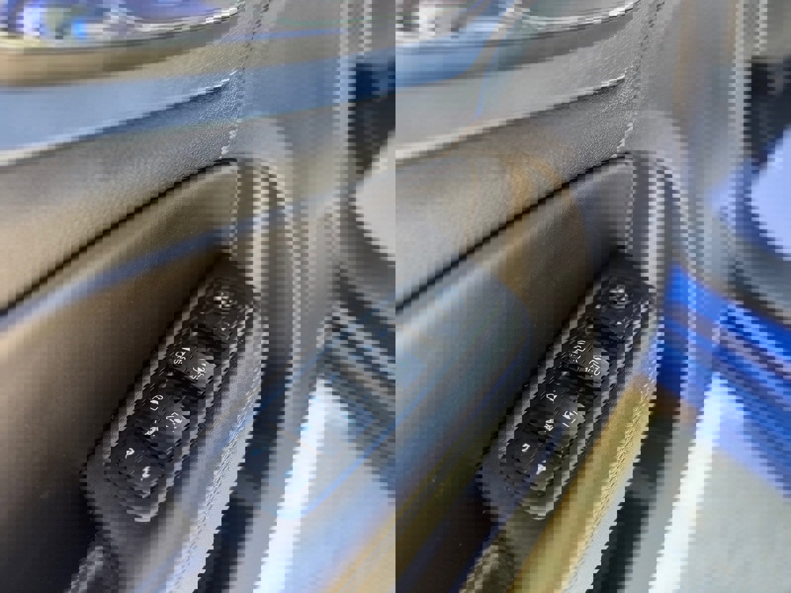 Used 2015 Chrysler 200 S w/ Navigation & Sound Group I image 7