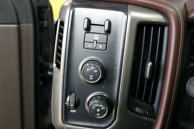 Used 2016 Chevrolet Silverado 2500 High Country w/ High Country Premium Package AWD/4WD image 13