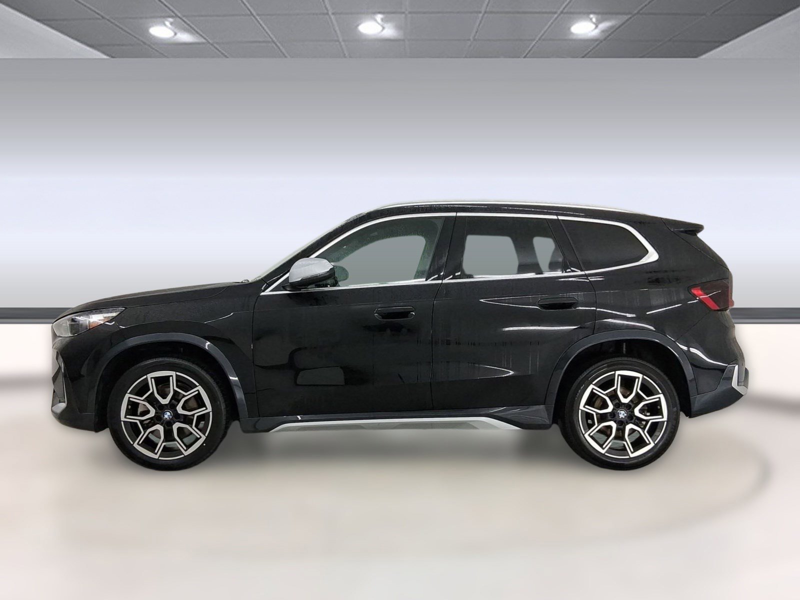 Used 2023 BMW X1 xDrive28i w/ Convenience Package image 2