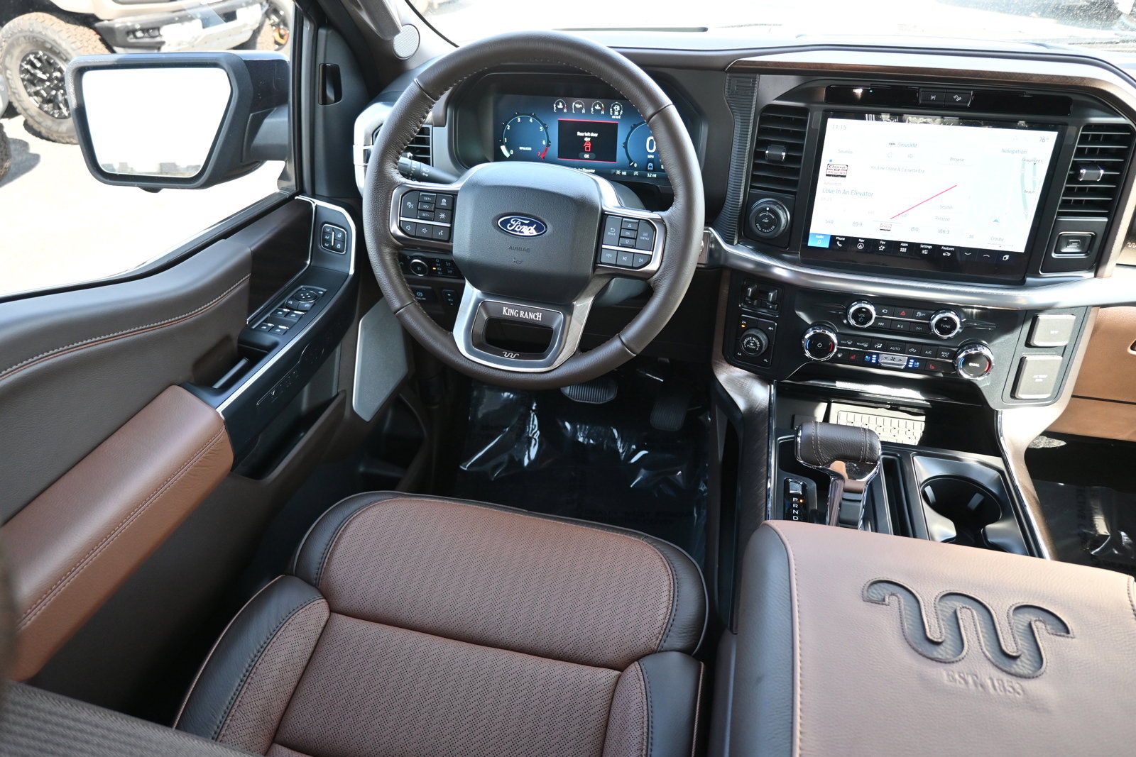 New 2025 Ford F150 King Ranch w/ FX4 Off-Road Package image 34