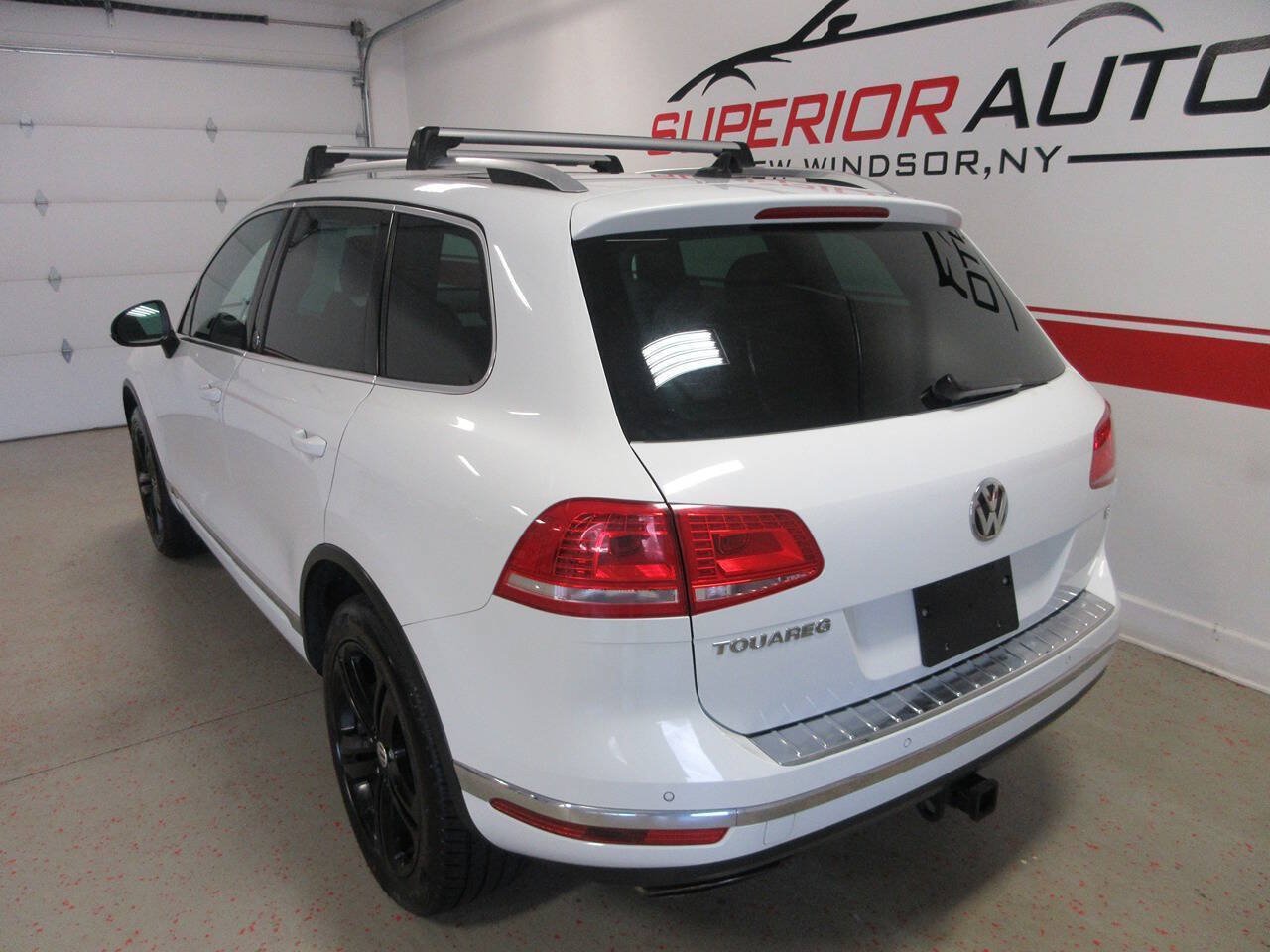 Used 2017 Volkswagen Touareg Wolfsburg Edition AWD/4WD image 13
