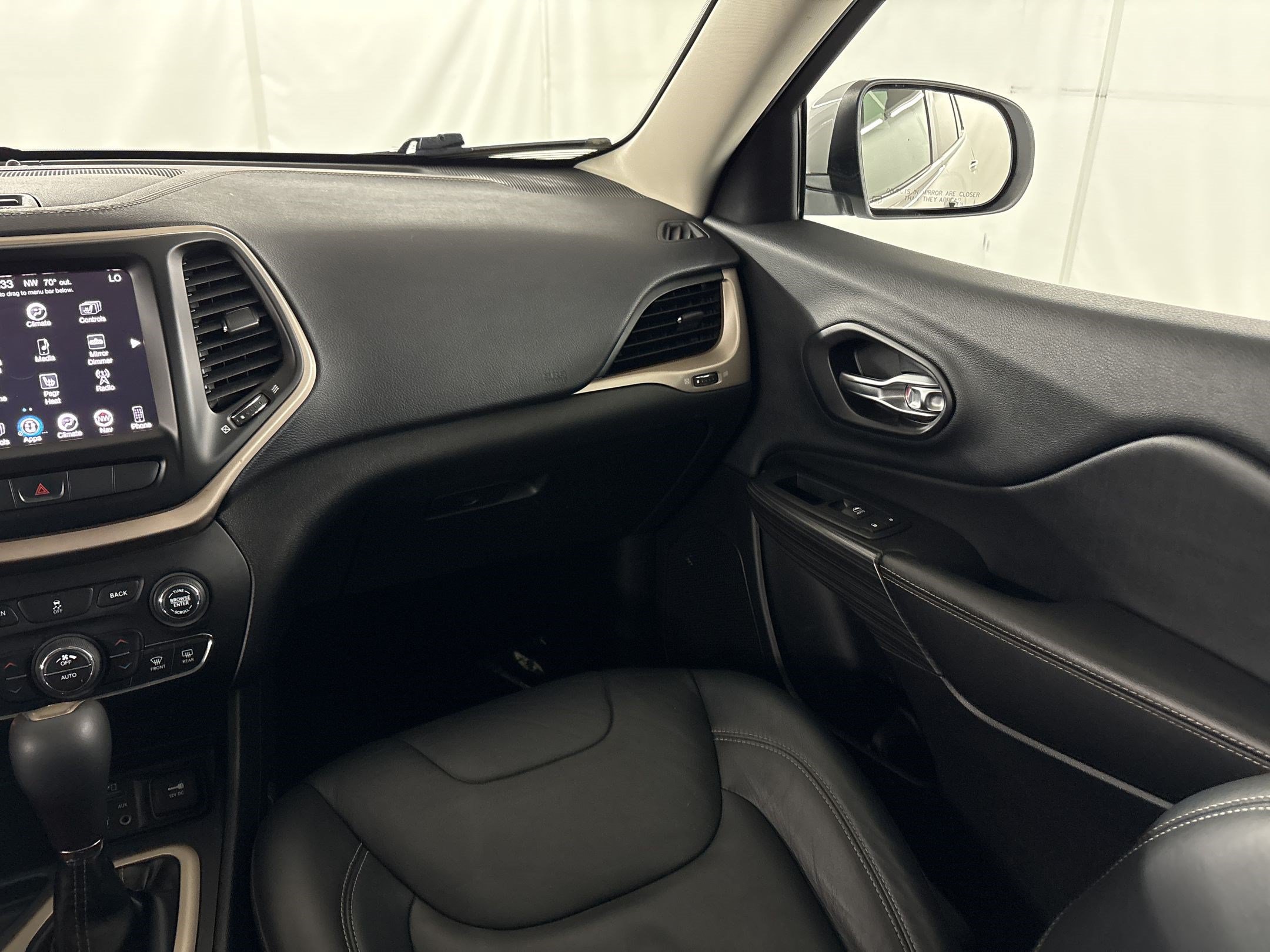 Used 2014 Jeep Cherokee Limited FWD image 30