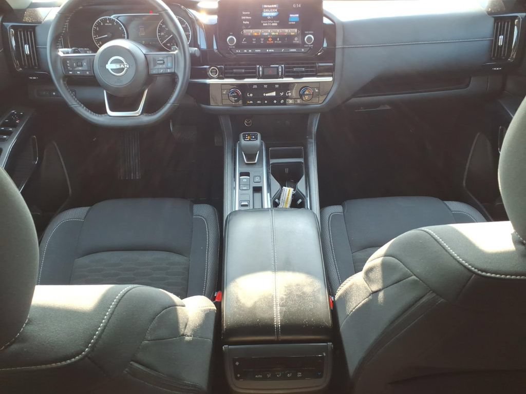 Used 2024 Nissan Pathfinder SV FWD image 10