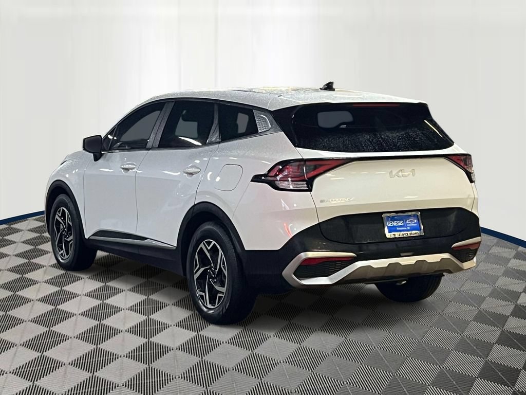 Used 2023 Kia Sportage LX FWD image 4